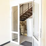 Лестница на второй этаж в торговый зал