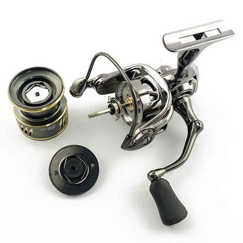 Катушка Caiman Lacerta 3000